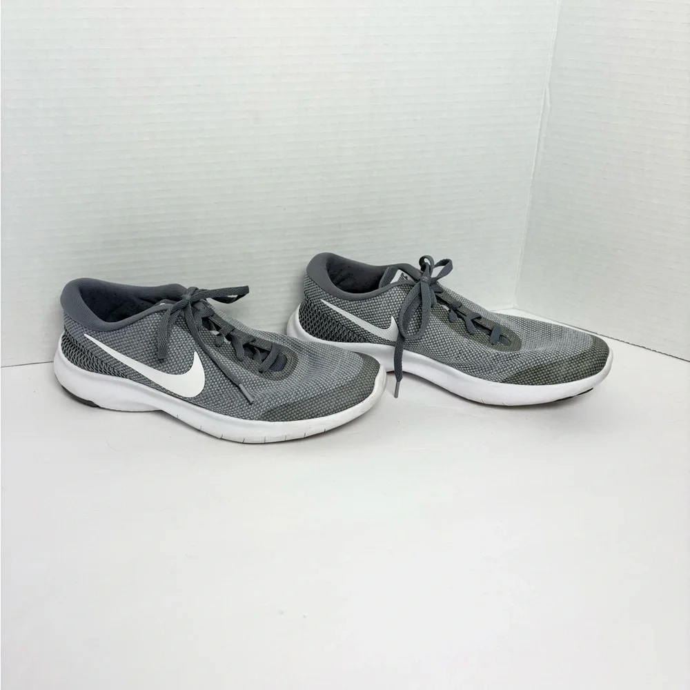 Nike Flex Experience‎ RN 7 Running Shoes Gray Athletic Trainers Women’s Size 8